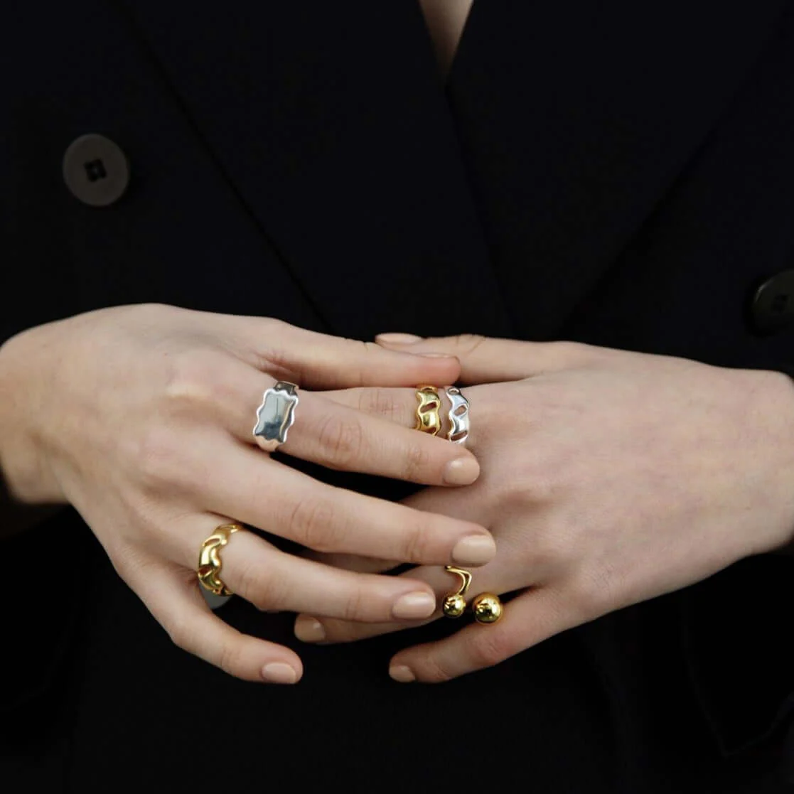 Aur Studio - Edvard Signet Ring - Gold - Image 3